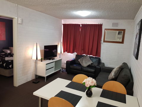 Perth City Apartment Hotel - New South Wales Tourism  5