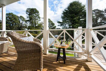 Lake Daylesford Apartments 2A - New South Wales Tourism  0