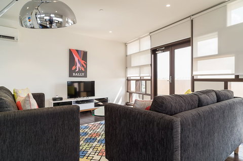 AKOM Prahran - New South Wales Tourism  1