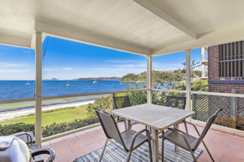 Tuscan Waterfront, 1/213 Soldiers Point Road - New South Wales Tourism  0