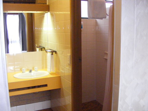 Eaglehawk Motel - New South Wales Tourism  6