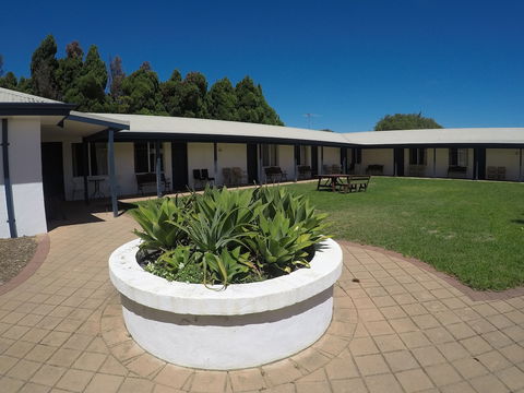 Busselton Ithaca Motel - New South Wales Tourism  0