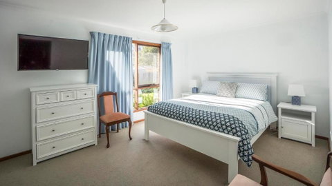 Mollymook Fantastic Holiday House - New South Wales Tourism  2
