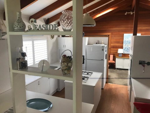 Mollymook Fantastic Holiday House - New South Wales Tourism  1