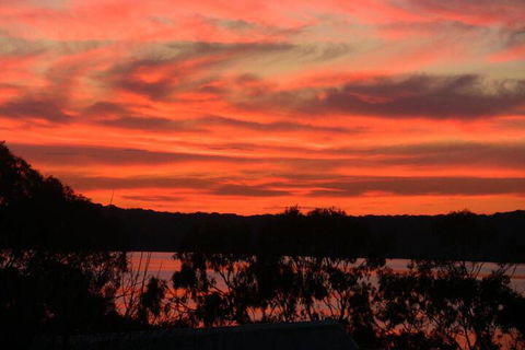 A Lakehouse Escape - New South Wales Tourism  5