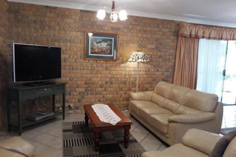 Acacia Apartments - New South Wales Tourism  6