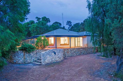Yallingup Pet Friendly Bush Retreat - New South Wales Tourism  4