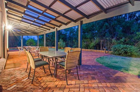 Yallingup Pet Friendly Bush Retreat - New South Wales Tourism  2