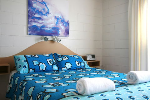 Lake Edge Holiday Units - New South Wales Tourism  3