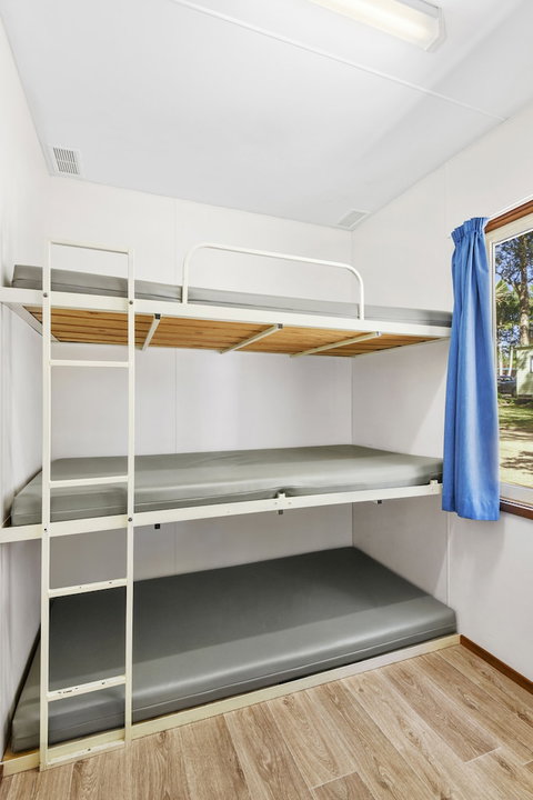 Flynns Beach Caravan Park - New South Wales Tourism  4