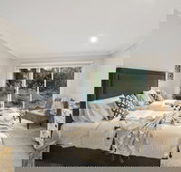 Lakes Edge - New South Wales Tourism 