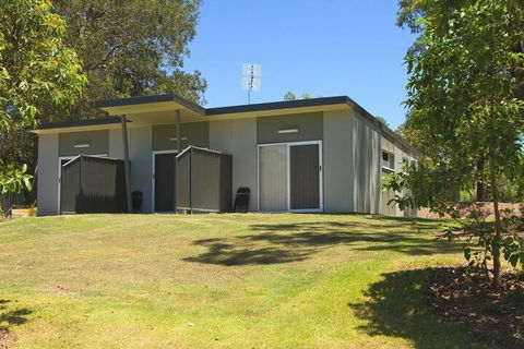 Honeybee Country Accommodation - New South Wales Tourism  4