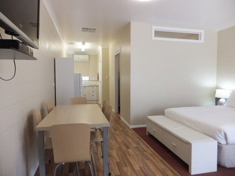 Nagambie Caravan Park & Motel - New South Wales Tourism  0
