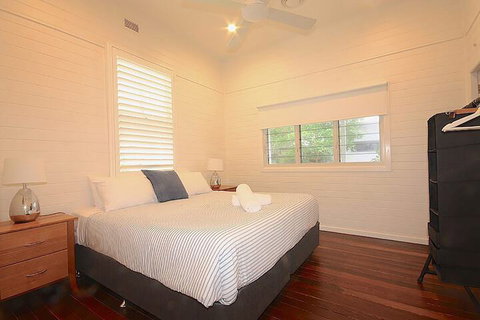 A PERFECT STAY - Cavvanbah Seaside Cottage - New South Wales Tourism  6