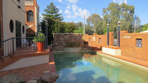 Albury Paddlesteamer Motel - New South Wales Tourism  2