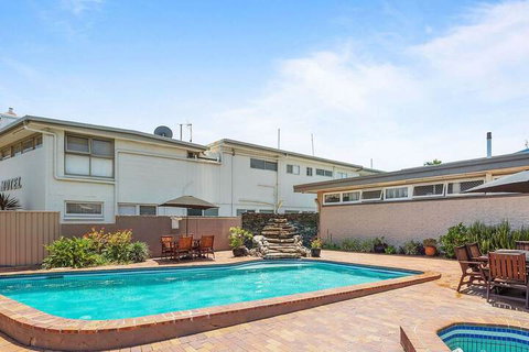 Browns At Broadbeach - New South Wales Tourism  2