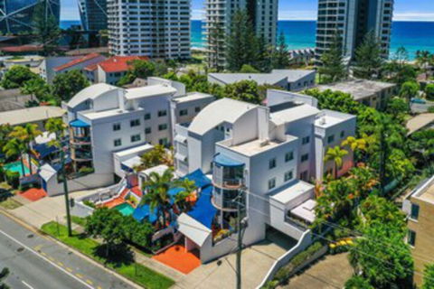 Surfers Beach Resort 2 - New South Wales Tourism  0