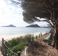 Beachfront Shoal Bay - New South Wales Tourism 
