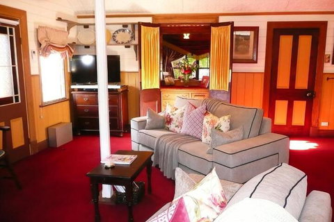 Madam Saddler On Fraser Clunes - New South Wales Tourism  4