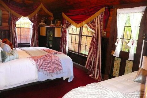 Madam Saddler On Fraser Clunes - New South Wales Tourism  6