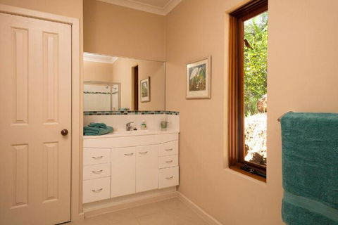 Innisfree Mountain Retreat - New South Wales Tourism  5