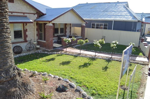 Two Cow Cottage Bed & Breakfast - New South Wales Tourism  4