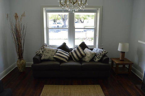 Two Cow Cottage Bed & Breakfast - New South Wales Tourism  3