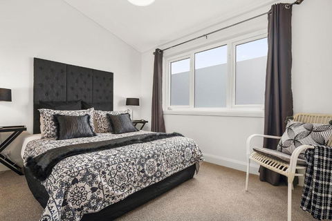 Blue Rosella On Piper - New South Wales Tourism  2