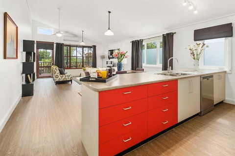 Blue Rosella On Piper - New South Wales Tourism  5