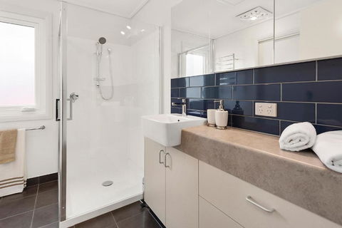 Blue Rosella On Piper - New South Wales Tourism  3