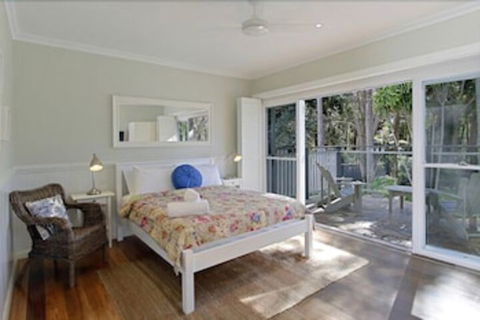 Away On Belongil Fields - New South Wales Tourism  6