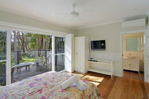 Away On Belongil Fields - New South Wales Tourism  7