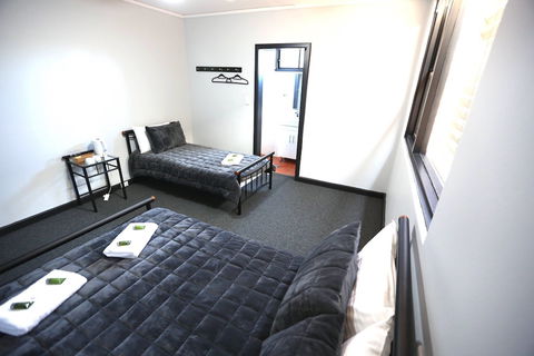 Panania Hotel - New South Wales Tourism  1