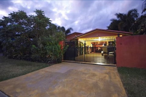 Hacienda Cooya Beach - New South Wales Tourism  1