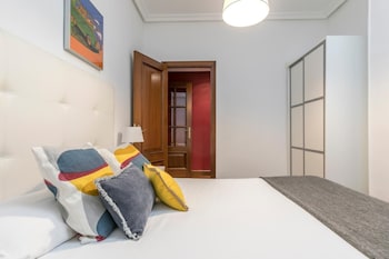 Bondi Family Escape - New South Wales Tourism  5