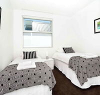 Broadway in Elwood on the Canal - New South Wales Tourism 