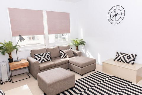 Bondi Beach Gorgeous Apartment H323 - New South Wales Tourism  3