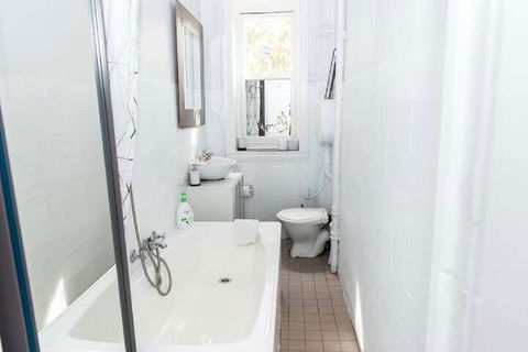 Bondi Beach Gorgeous Apartment H323 - New South Wales Tourism  7