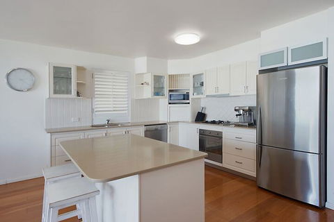 Beachfront Palm Beach Townhouse - New South Wales Tourism  2