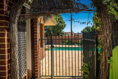 Yanchep Beach Retreat - New South Wales Tourism  5