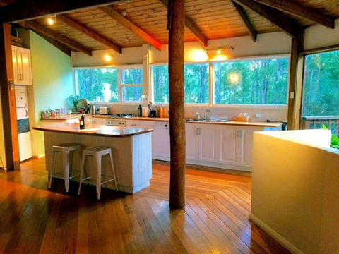 Eaglehawk Rainforest Retreat - New South Wales Tourism  2