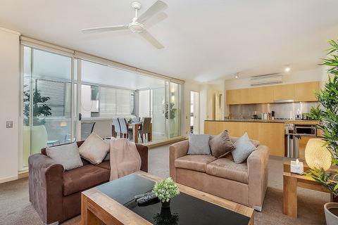 Sophisticated Apartment Near Beach - New South Wales Tourism  6
