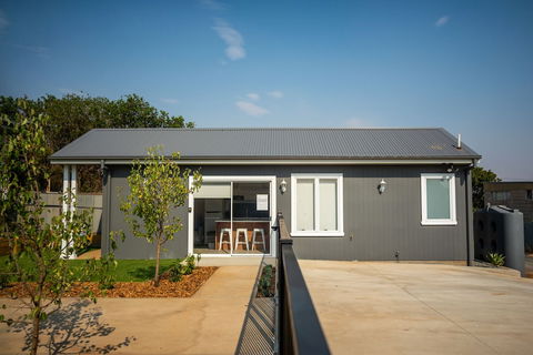 Kirsten Accommodation Parkes - New South Wales Tourism  0