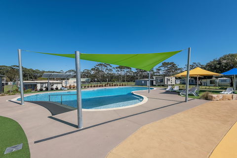 Holiday Haven Lake Tabourie - New South Wales Tourism  0