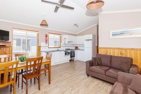 Holiday Haven Lake Tabourie - New South Wales Tourism  6