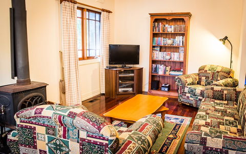 Whispering Pines Cottages - New South Wales Tourism  2