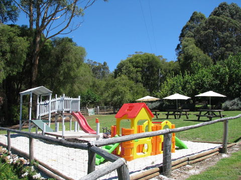 Pemberton Lake View Chalets - New South Wales Tourism  4