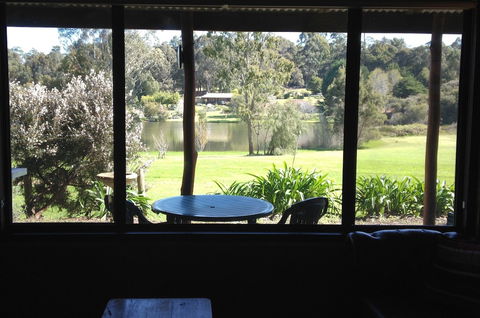 Pemberton Lake View Chalets - New South Wales Tourism  2