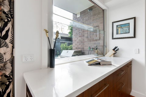 BOUTIQUE STAYS - Maple On Kent - New South Wales Tourism  6