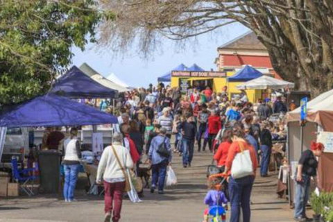 Abelia Lakeside No 2 Big Spa COTTAGE - New South Wales Tourism  5